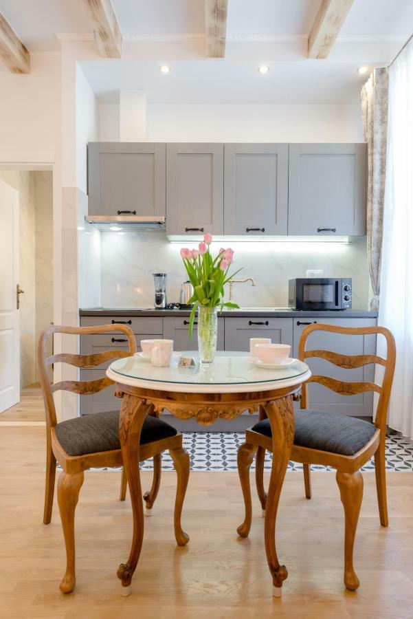 Le Monde Luxury Accommodation Split Buitenkant foto