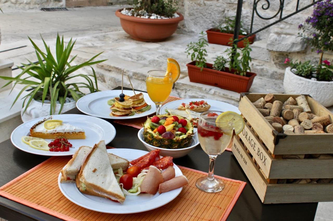 Le Monde Luxury Accommodation Split Buitenkant foto